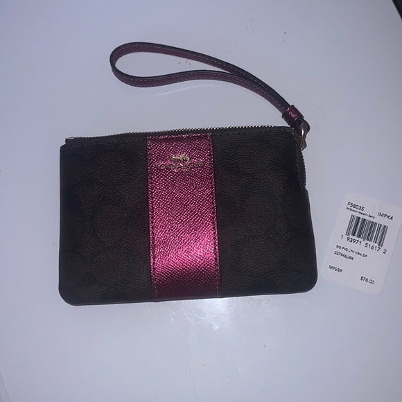 Coach Handbags - Coach wristlet